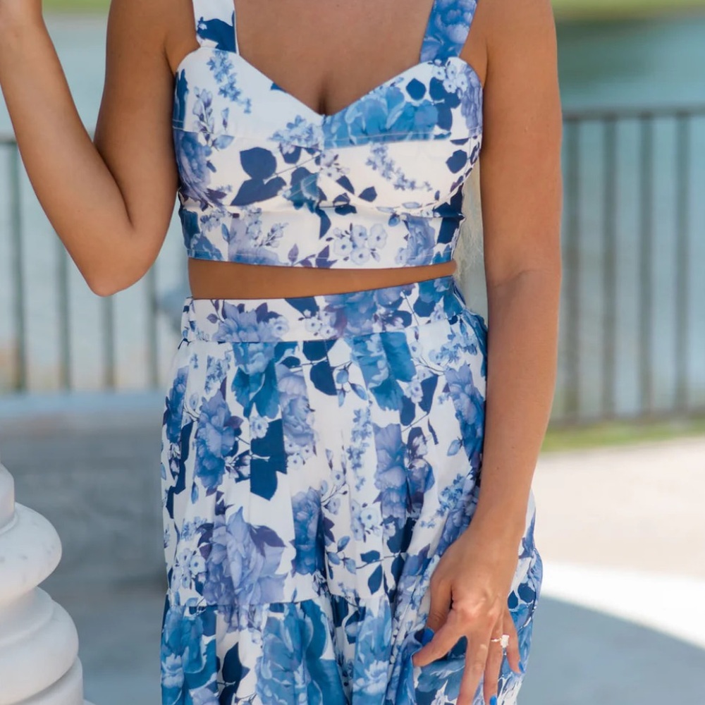 These three boutique floral set